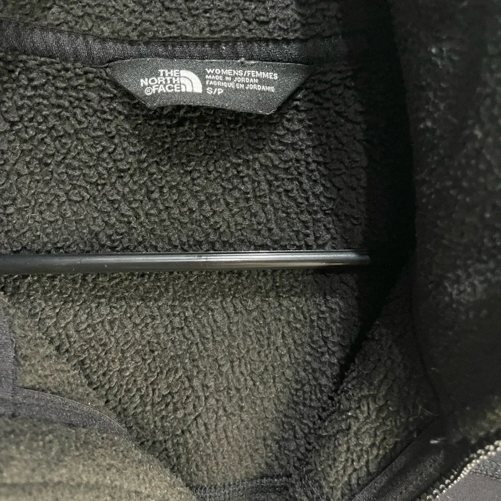 Women’s The North Face Jacket - Picture 3 of 3